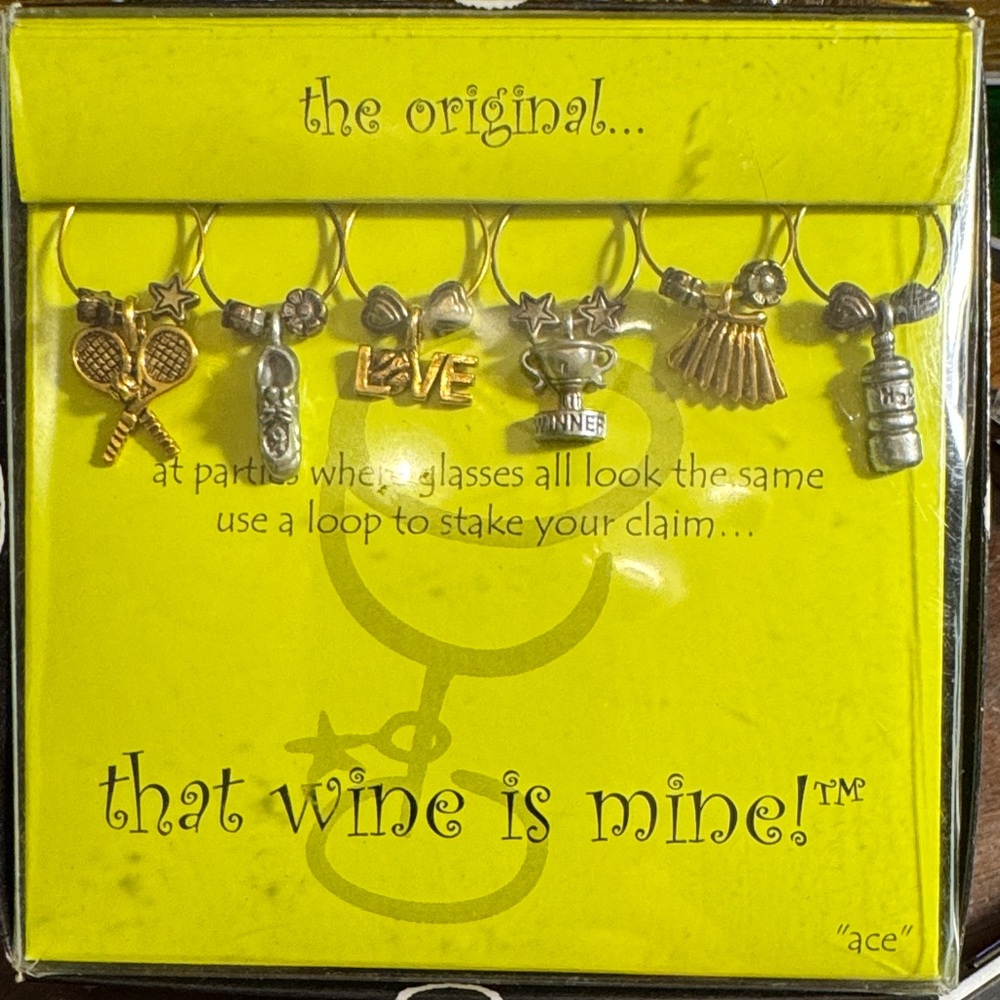 NIB - Tennis wine loops/charms ‘that wine is mine’